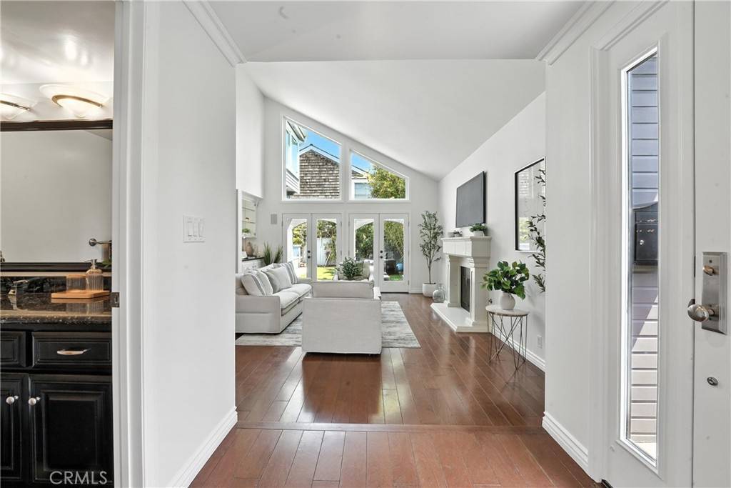 Long Beach, CA 90803,370 Bayside DR N