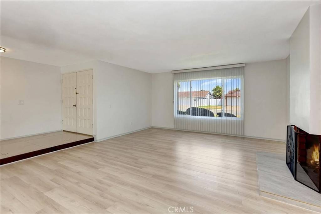 Tustin, CA 92780,14461 Silverbrook DR