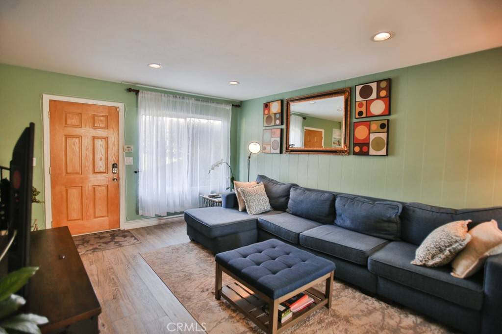 Yorba Linda, CA 92886,4502 Bates DR