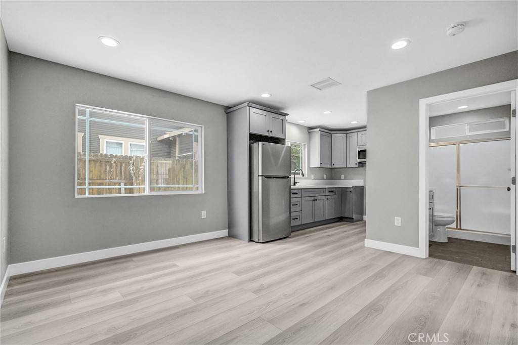 Long Beach, CA 90806,2321 Locust AVE