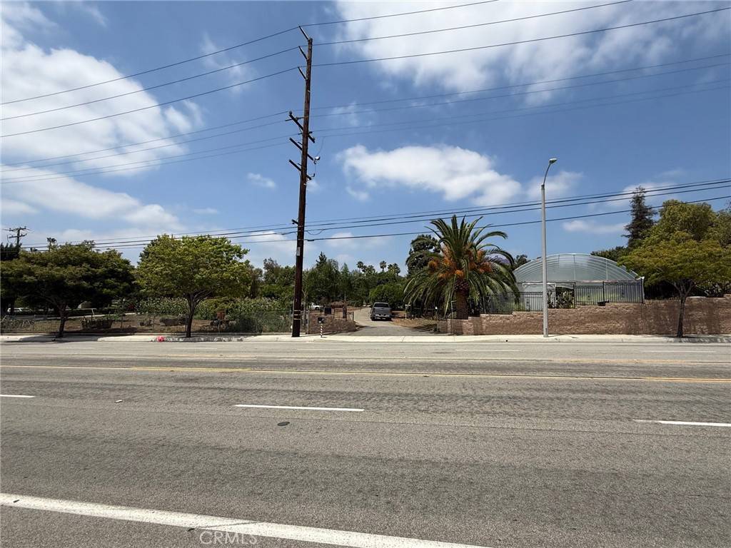 Yorba Linda, CA 92886,18141 Bastanchury RD