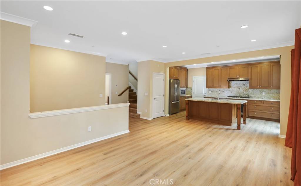 Irvine, CA 92620,220 Kempton