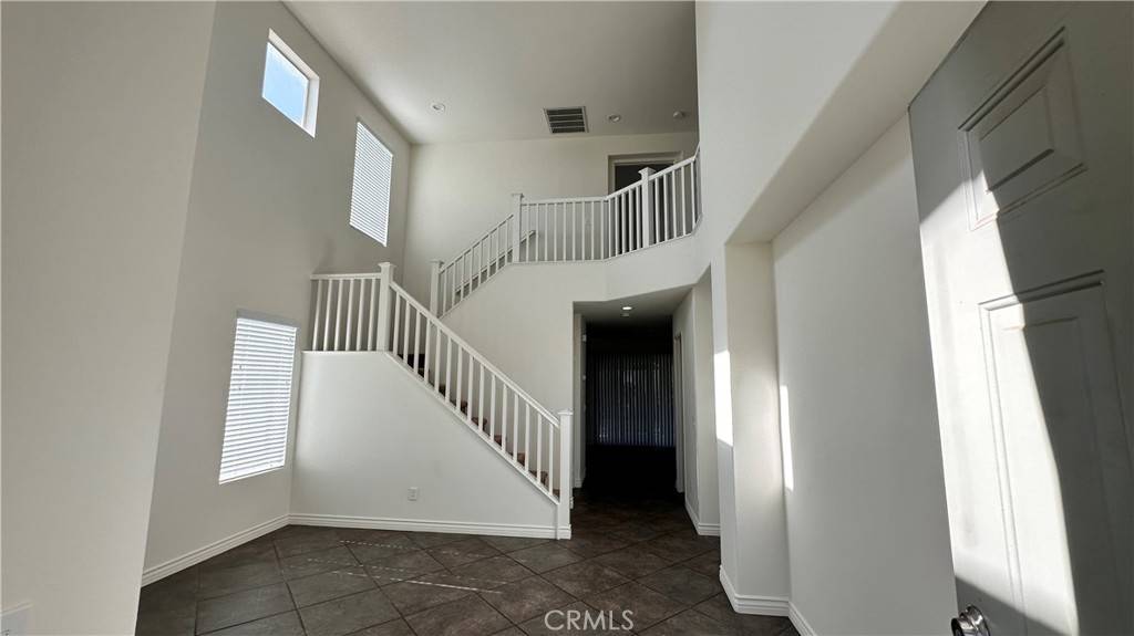 Corona, CA 92882,762 Saint James DR