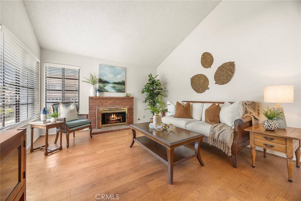 Irvine, CA 92614,77 S Havenwood #27