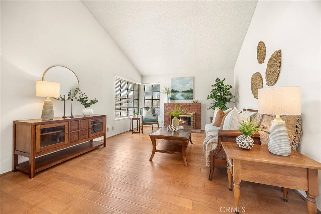 Irvine, CA 92614,77 S Havenwood #27