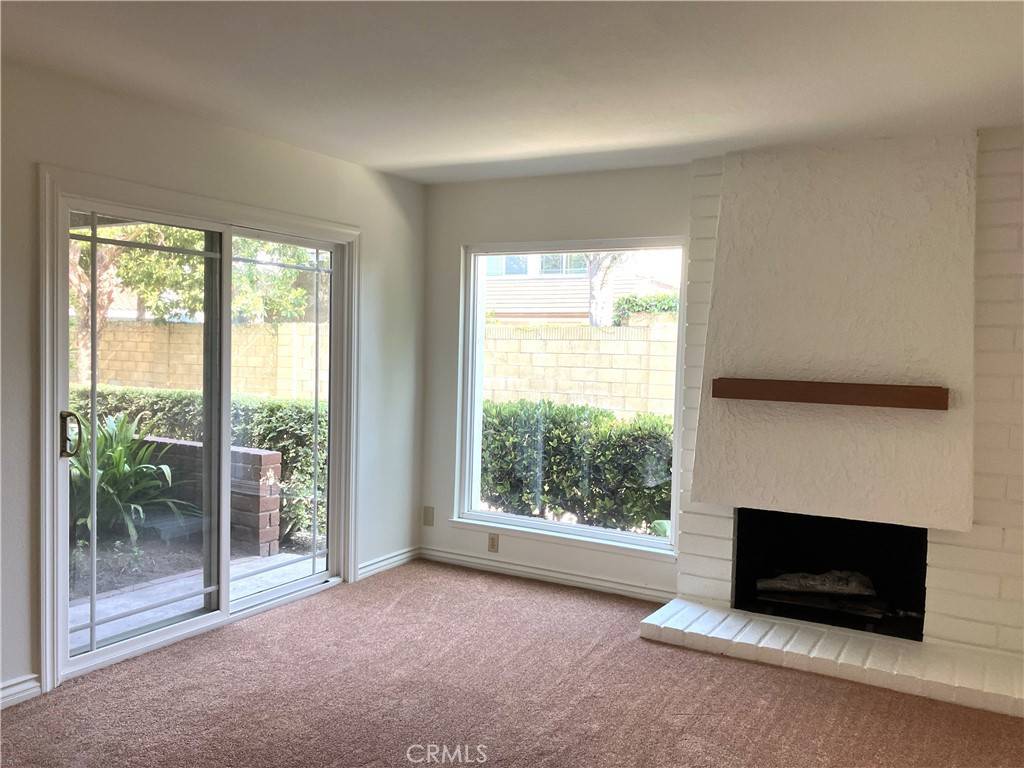 Westminster, CA 92683,5042 Hampton CT