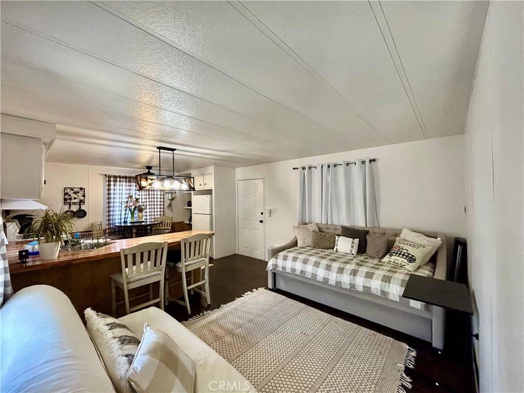Glendora, CA 91740,925 Bonita AVE #3