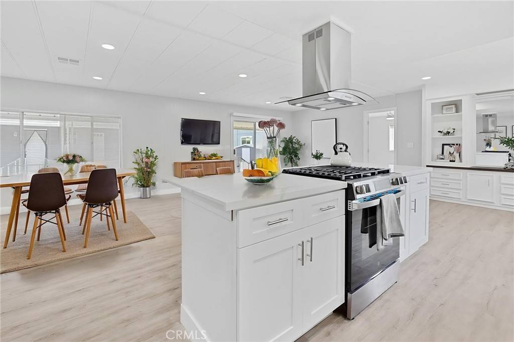 Montclair, CA 91763,11250 Ramona #216