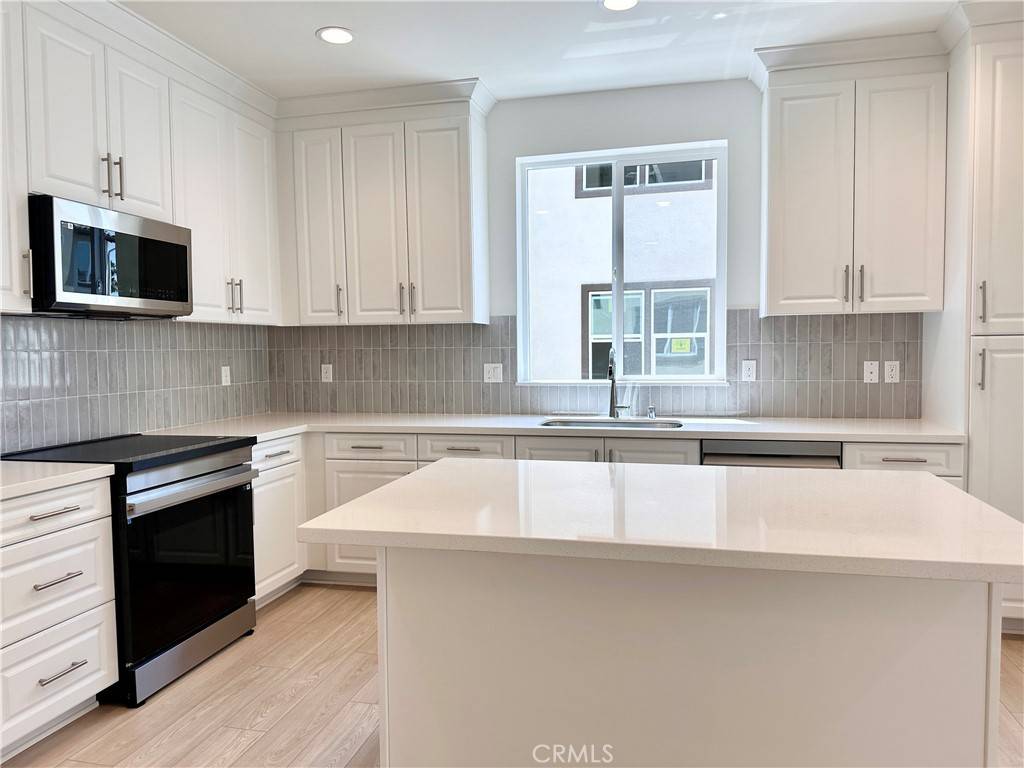 Anaheim, CA 92806,2440 E Agave st #1