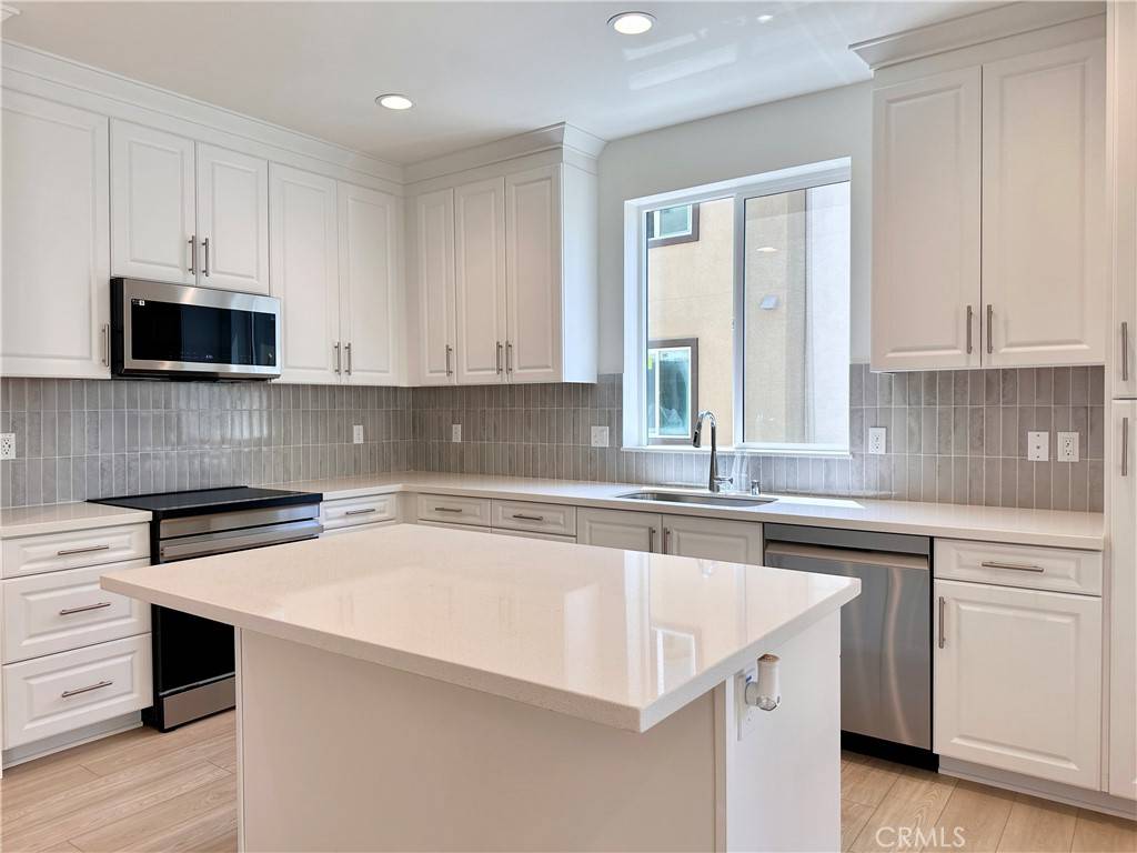 Anaheim, CA 92806,2440 E Agave st #1