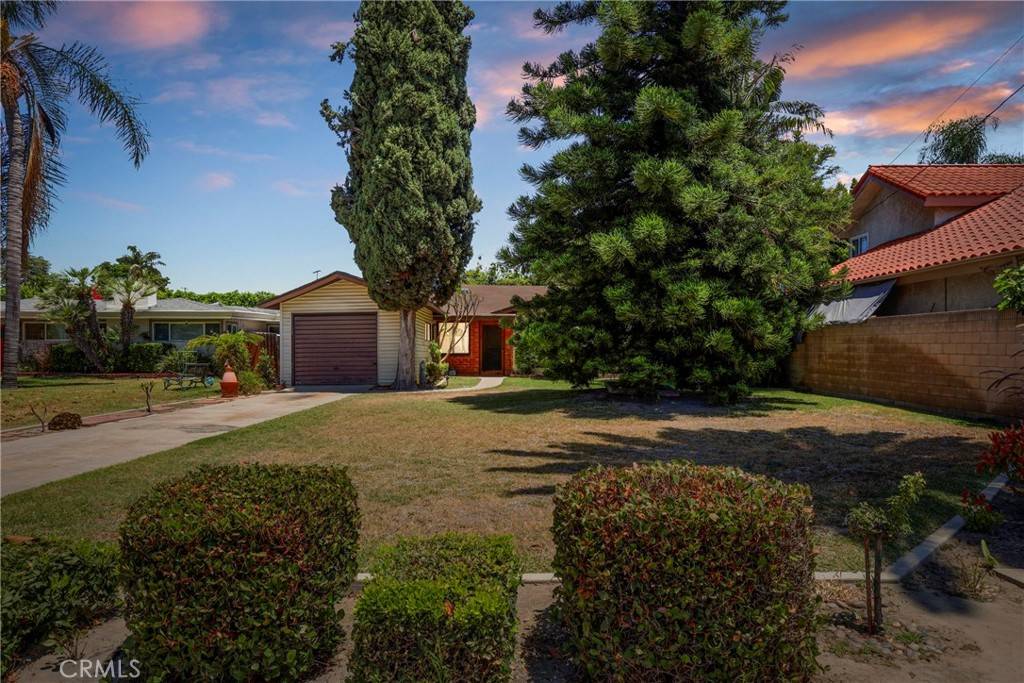 Downey, CA 90241,7935 Harper AVE