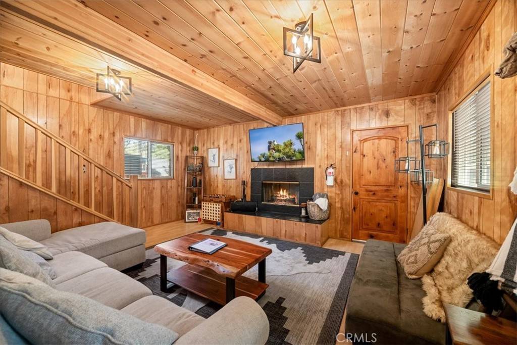 Sugarloaf, CA 92386,317 Moreno LN