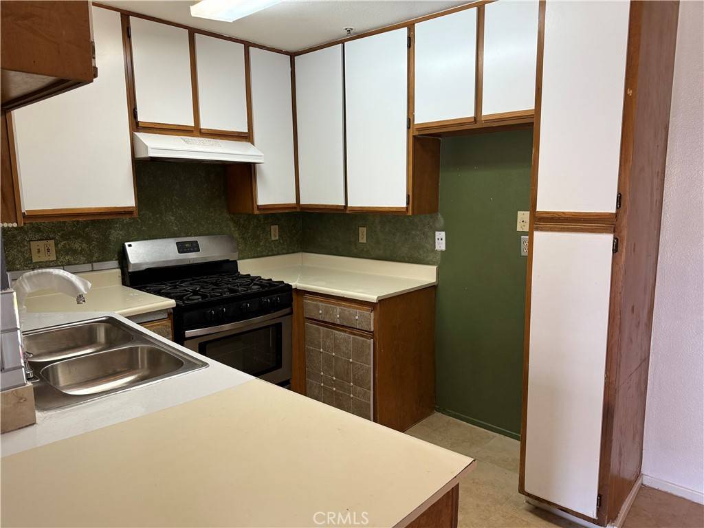 Santa Ana, CA 92701,450 E 4th ST #207