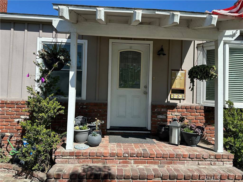 Seal Beach, CA 90740,228 4th ST