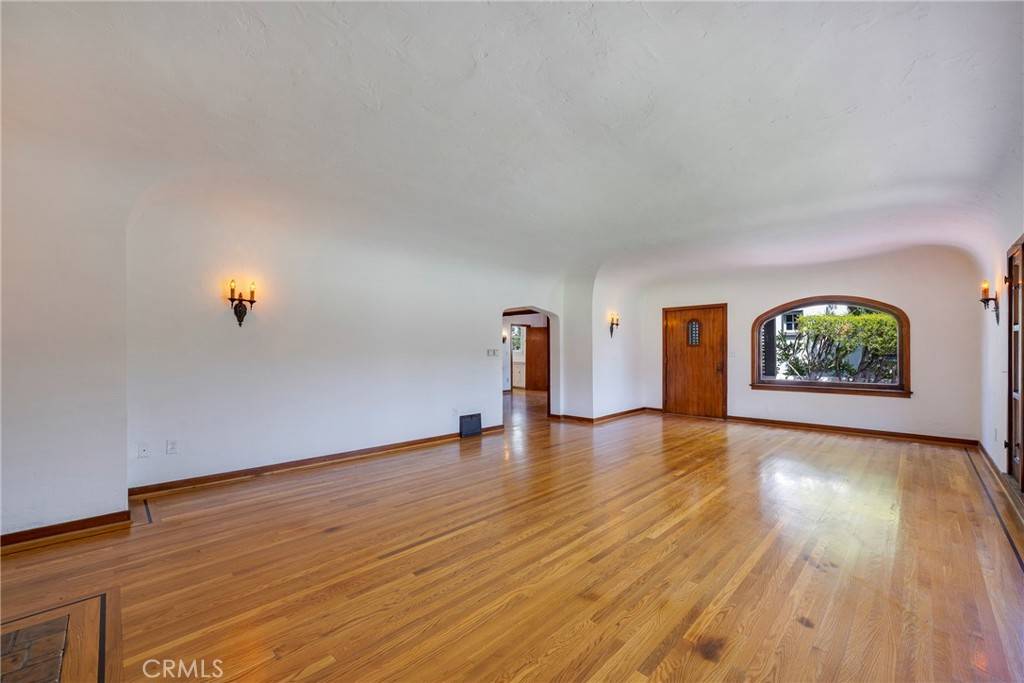 Fullerton, CA 92832,405 W Brookdale PL