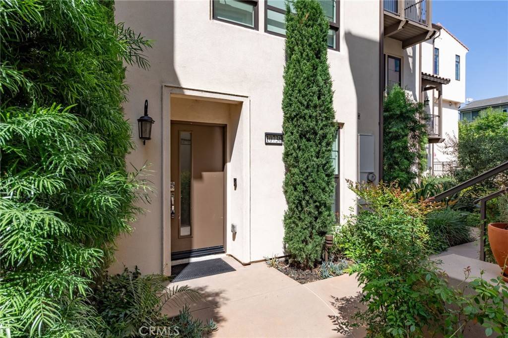 Toluca Lake, CA 91602,10736 Bloomfield ST