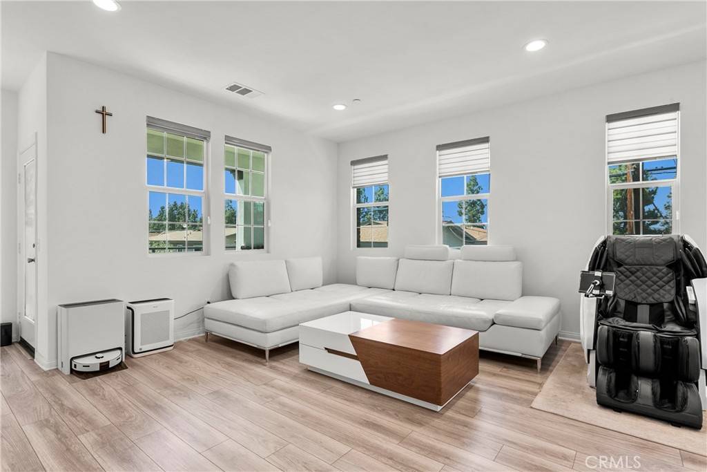 Buena Park, CA 90621,6902 Sagebrush CIR
