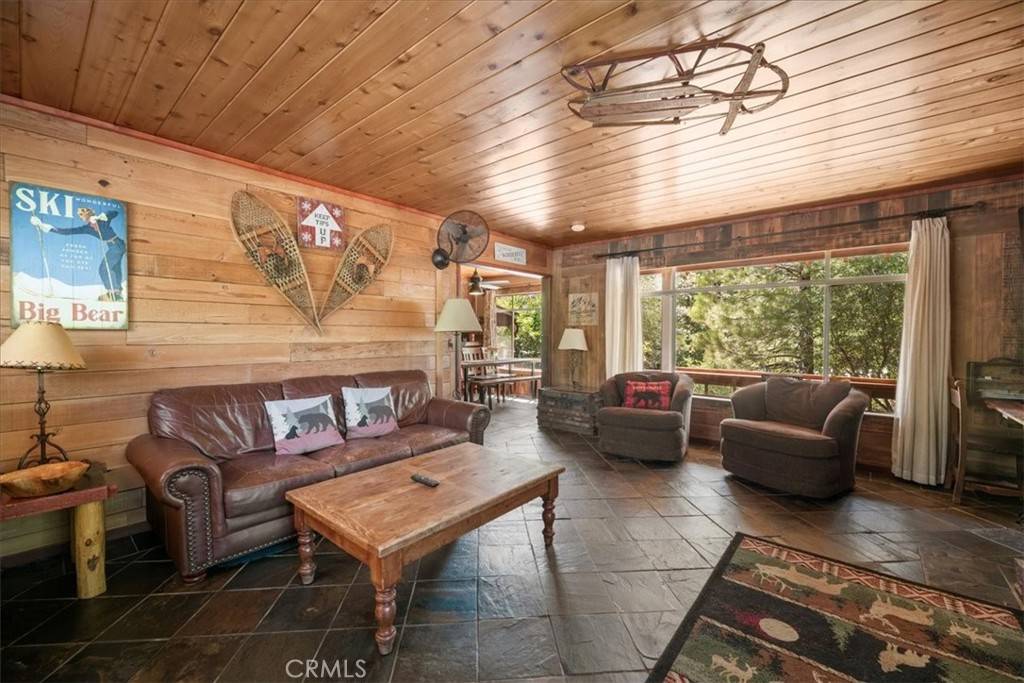 Big Bear Lake, CA 92315,39989 Hillcrest DR