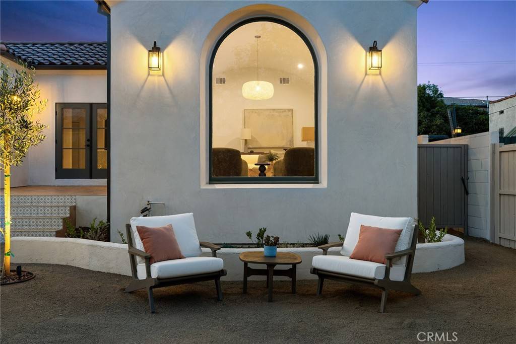 Los Angeles, CA 90016,5047 W 21st ST