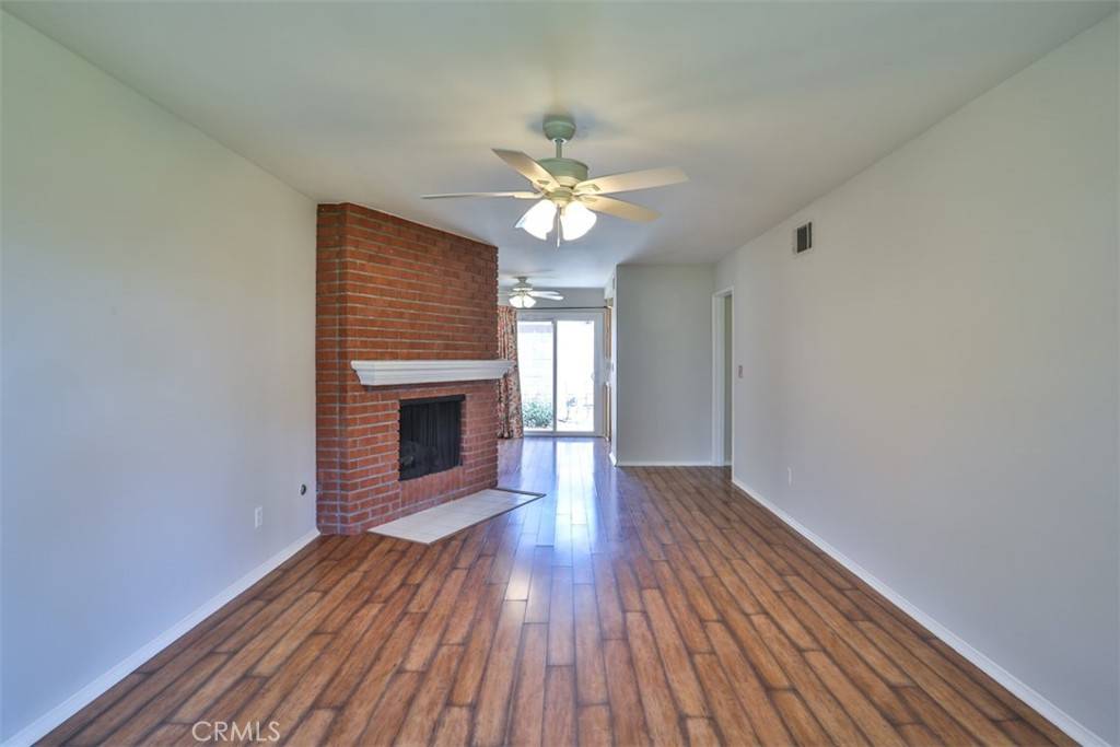 Tustin, CA 92780,17621 17th ST #16D