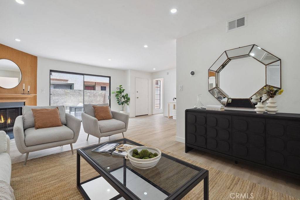 Van Nuys, CA 91401,6101 Fulton AVE #8