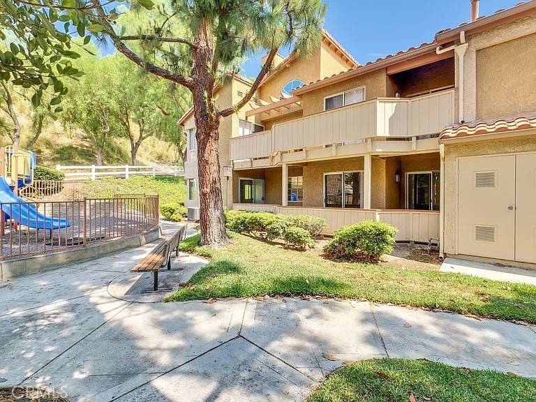 Yorba Linda, CA 92887,5320 Silver Canyon Rd #15A