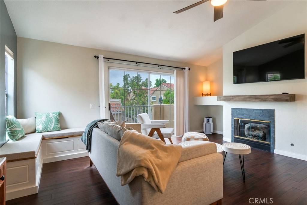 Tustin, CA 92782,2444 Paseo Circulo