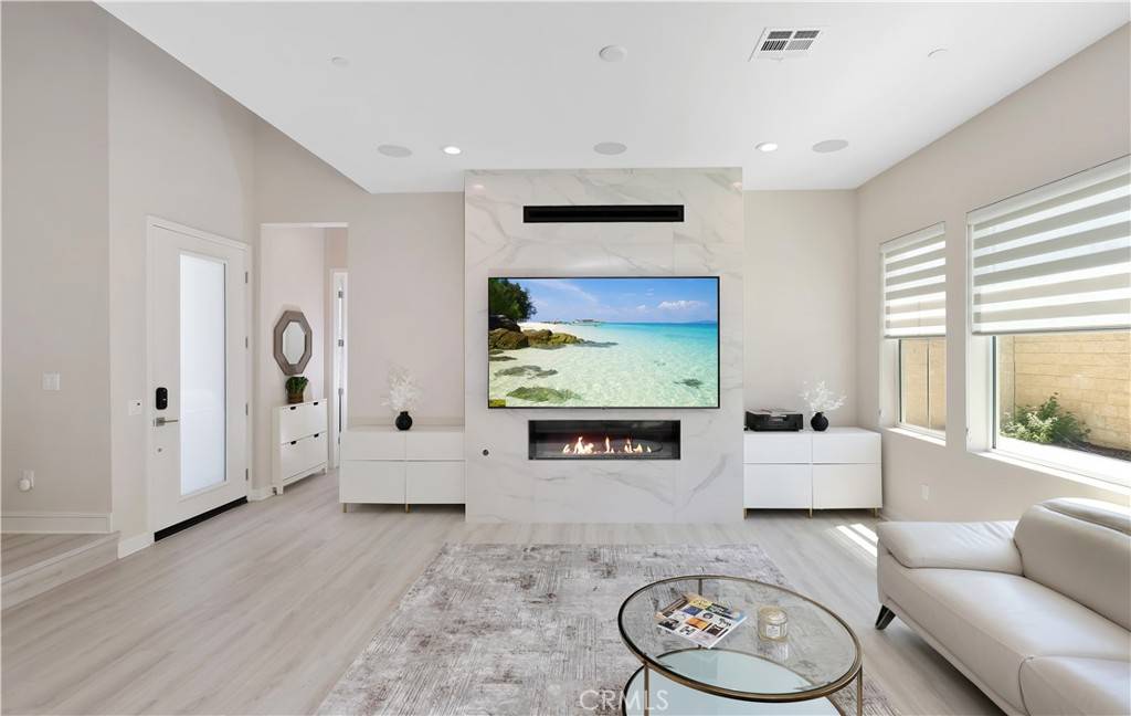 Lake Forest, CA 92630,230 Holliston
