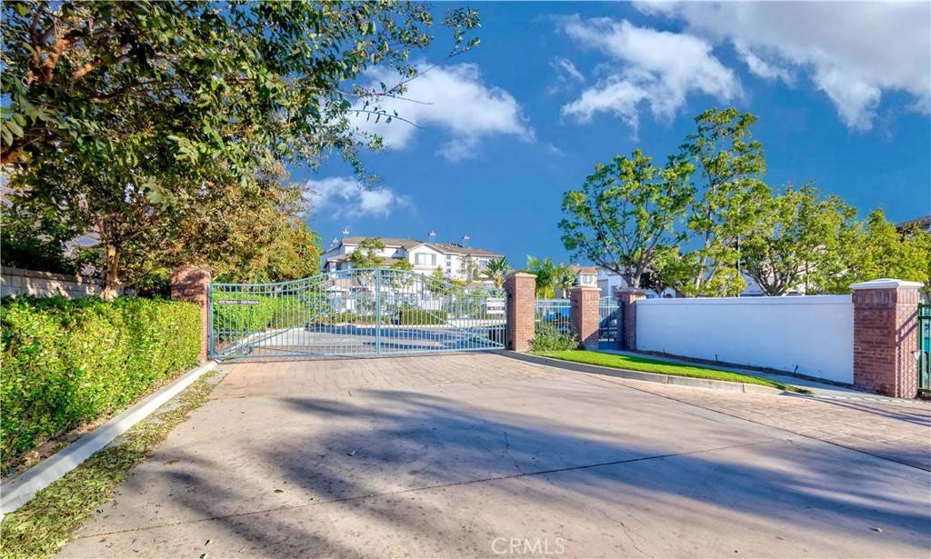 La Palma, CA 90623,4536 Montecito DR