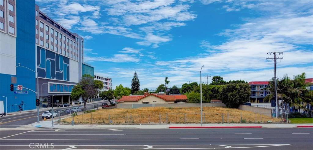Buena Park, CA 90621,7911 Orangethorpe Ave
