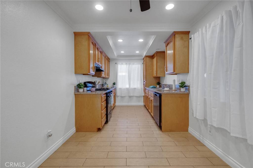 Pico Rivera, CA 90660,5905 Rosemead BLVD #16