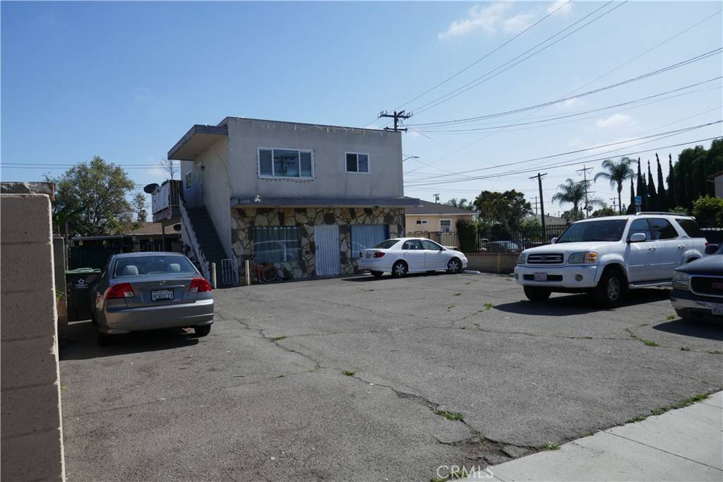 Santa Ana, CA 92707,608 E Central AVE