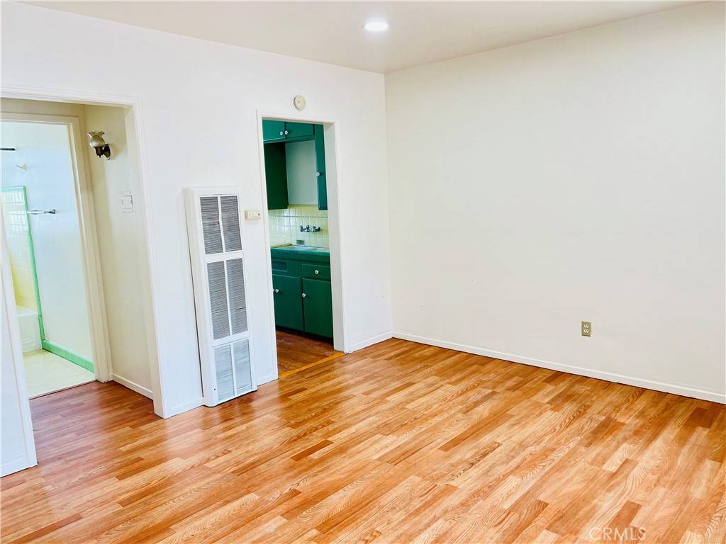 Long Beach, CA 90802,122 Elm AVE #10