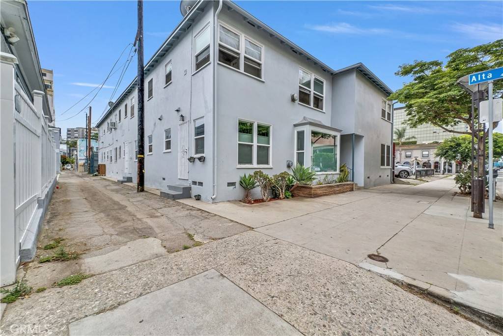 Long Beach, CA 90802,122 Elm AVE #9