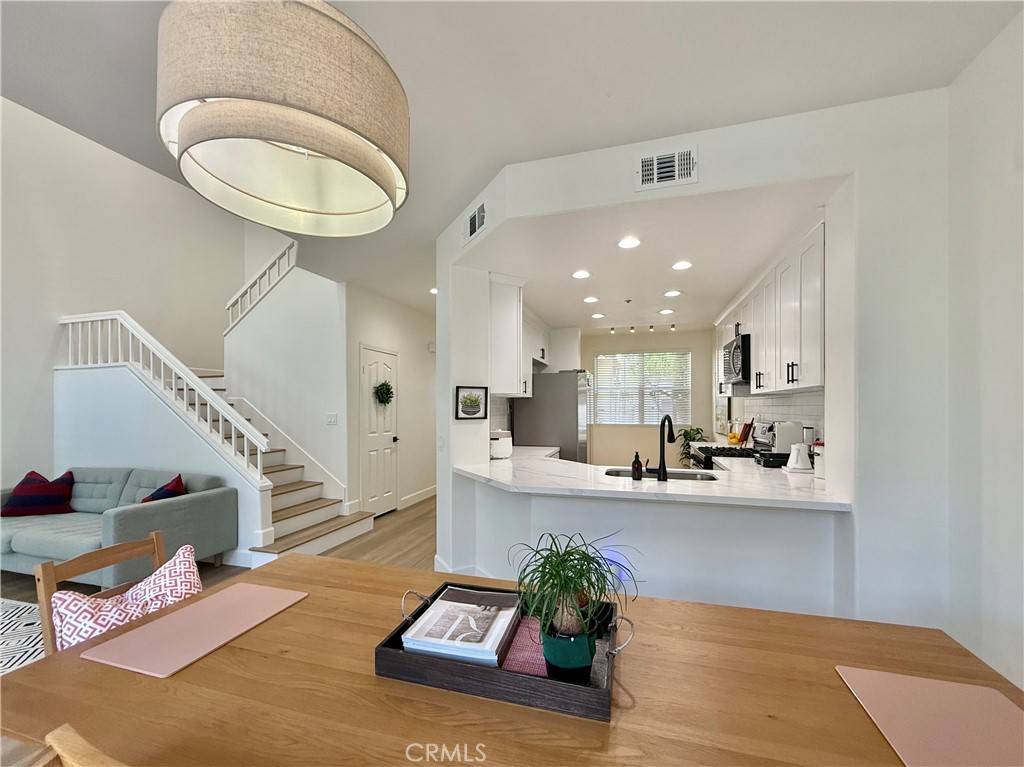 Tustin, CA 92782,13390 Savanna