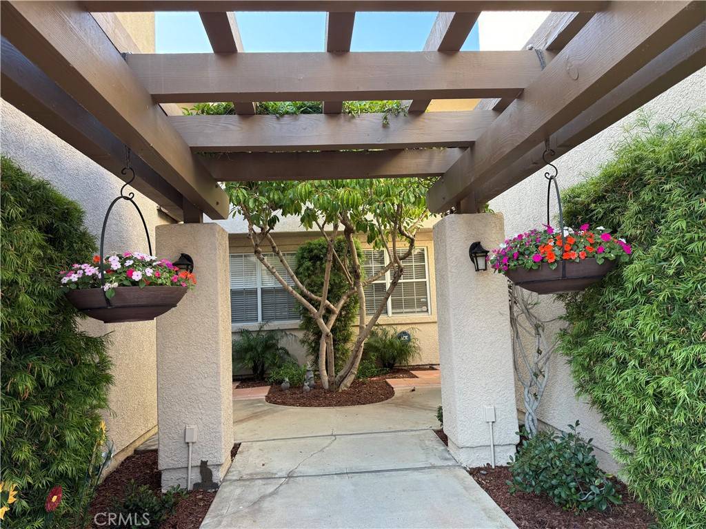 Tustin, CA 92782,13390 Savanna