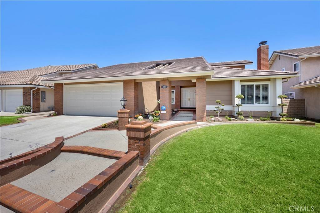 Anaheim Hills, CA 92807,1084 S Burlwood DR