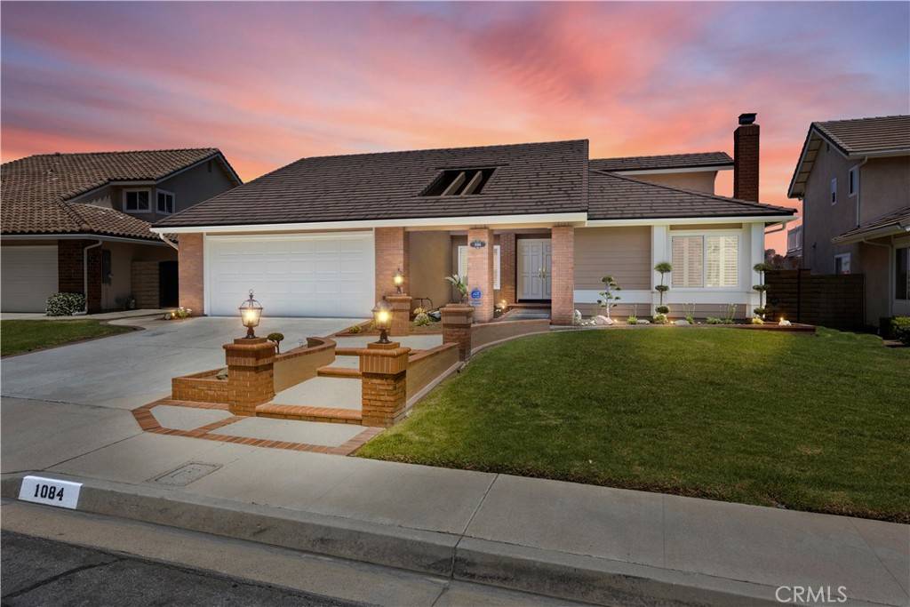 Anaheim Hills, CA 92807,1084 S Burlwood DR