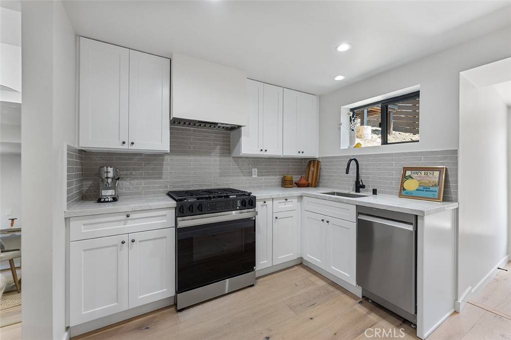 Los Angeles, CA 90065,755 Crane BLVD