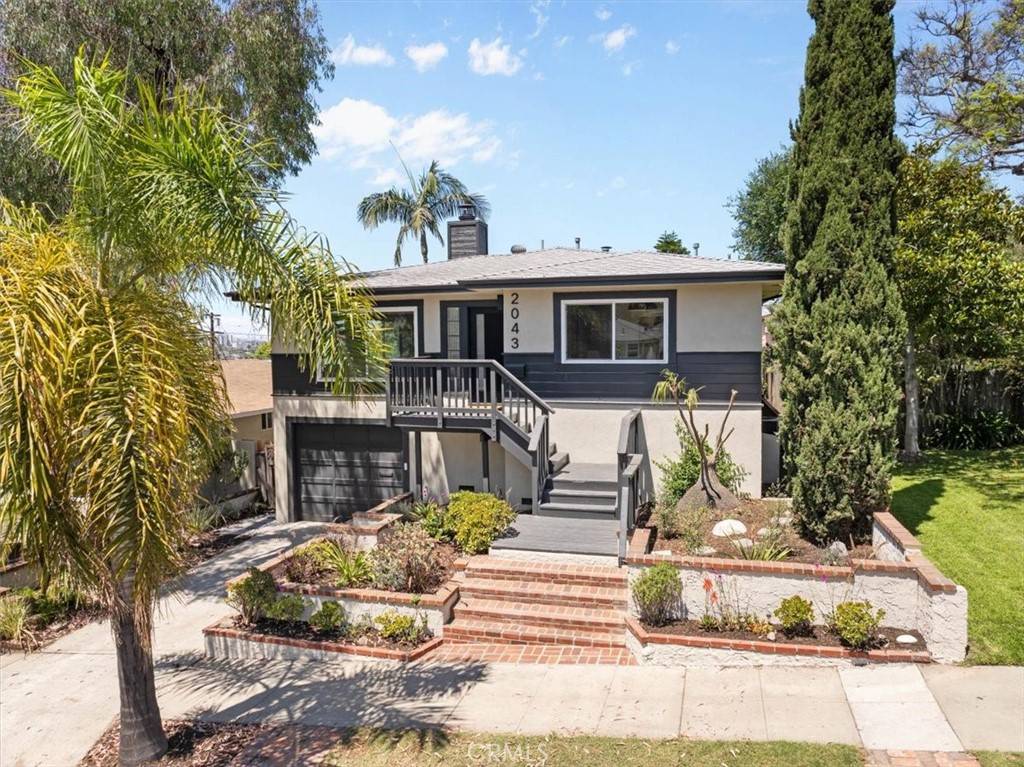 Signal Hill, CA 90755,2043 Raymond AVE