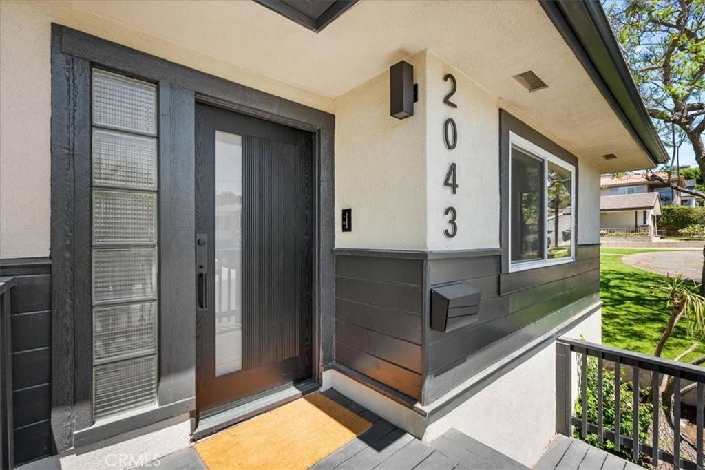 Signal Hill, CA 90755,2043 Raymond AVE