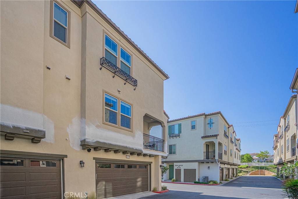 Yorba Linda, CA 92886,18292 Iris LN