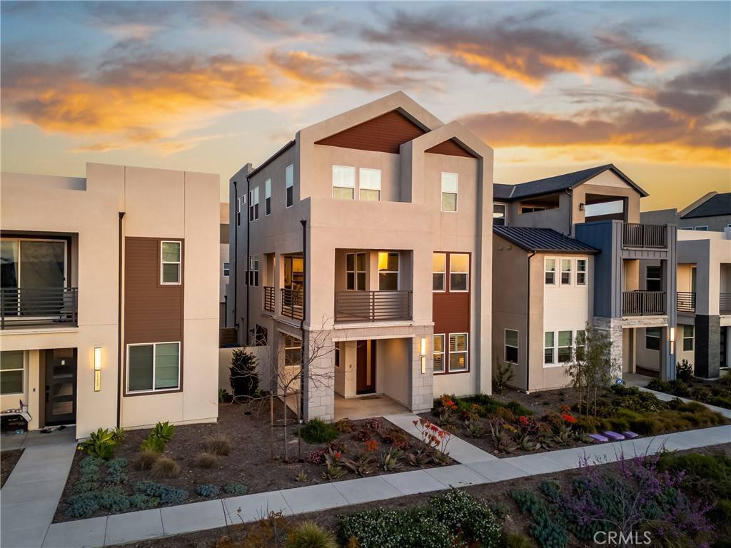 Irvine, CA 92618,121 Biome