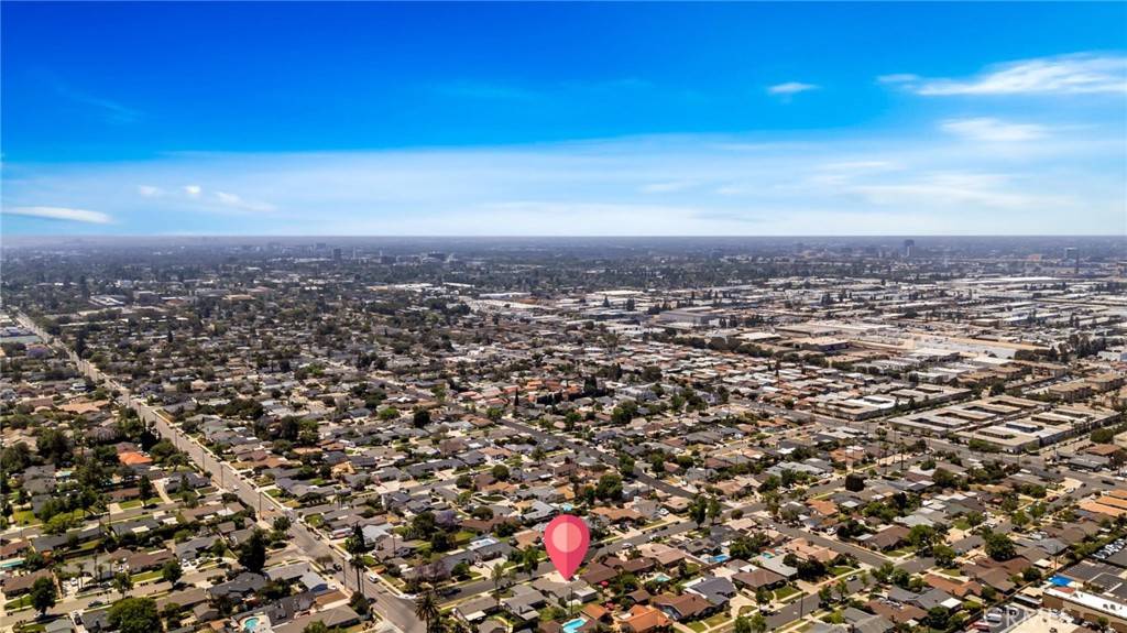 Orange, CA 92867,425 E Wilson AVE
