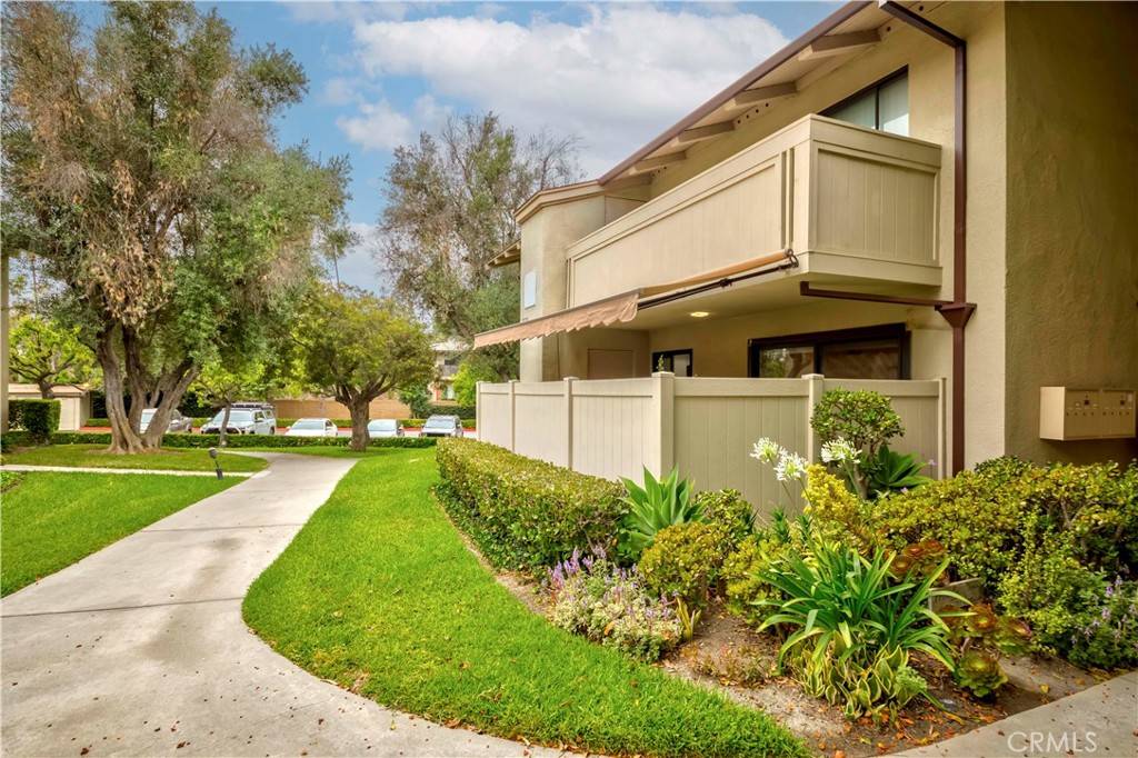 La Mirada, CA 90638,13602 La Jolla CIR #16-C