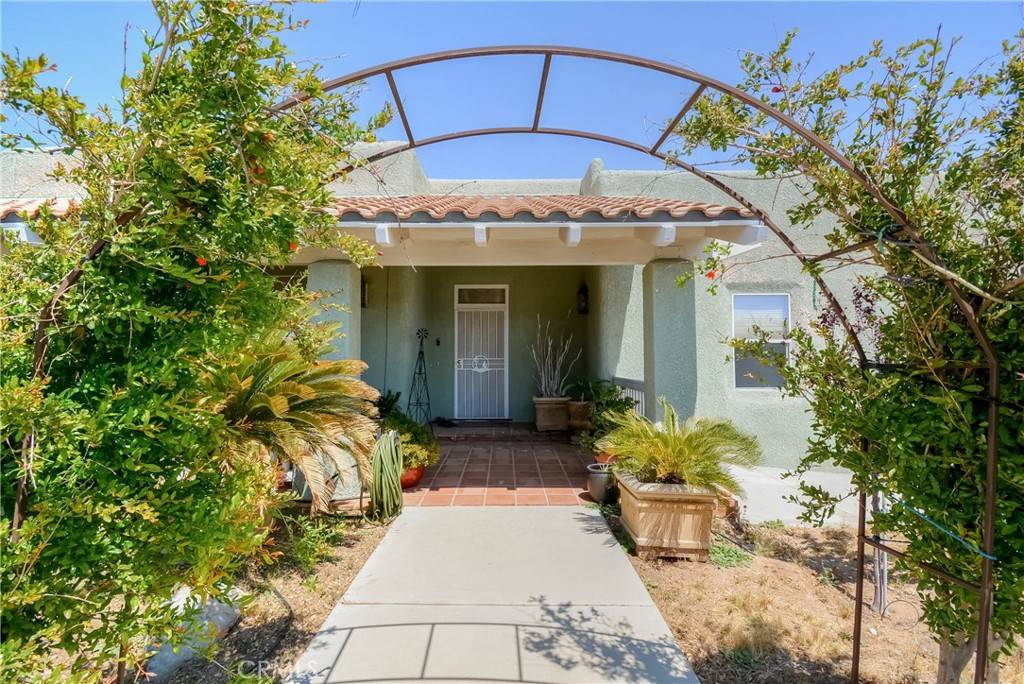 Phelan, CA 92371,8140 Del CT