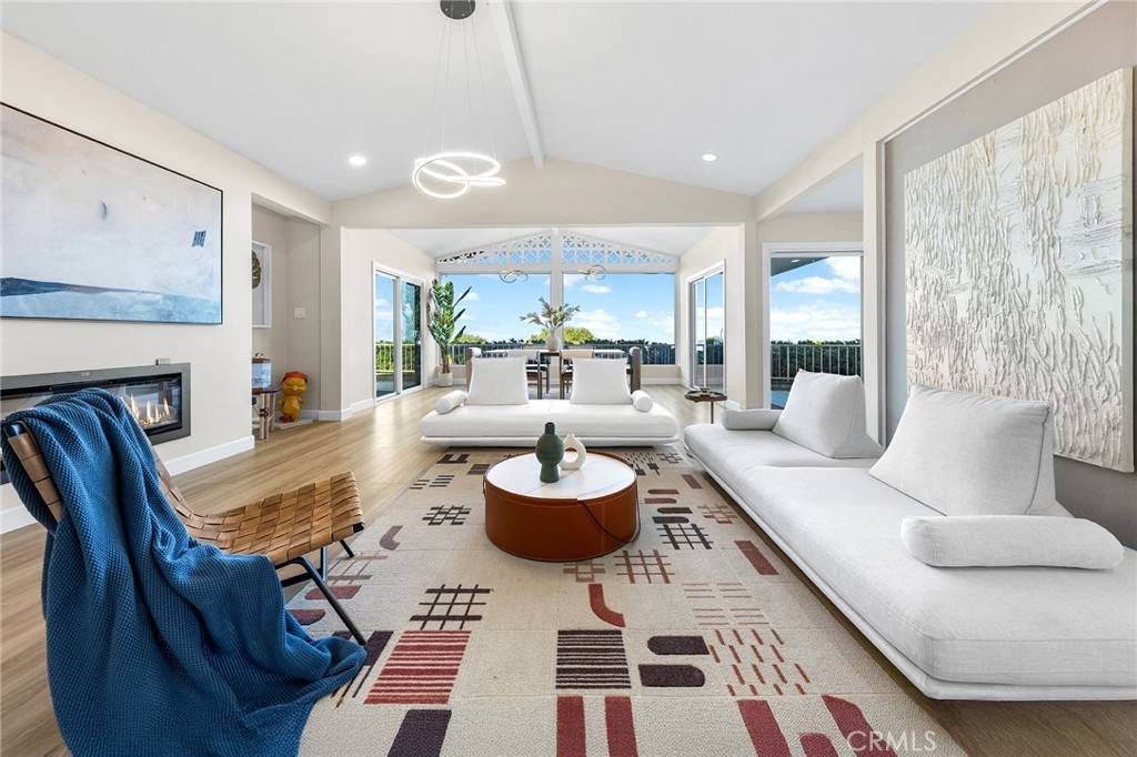 Rancho Palos Verdes, CA 90275,29805 Knoll View DR