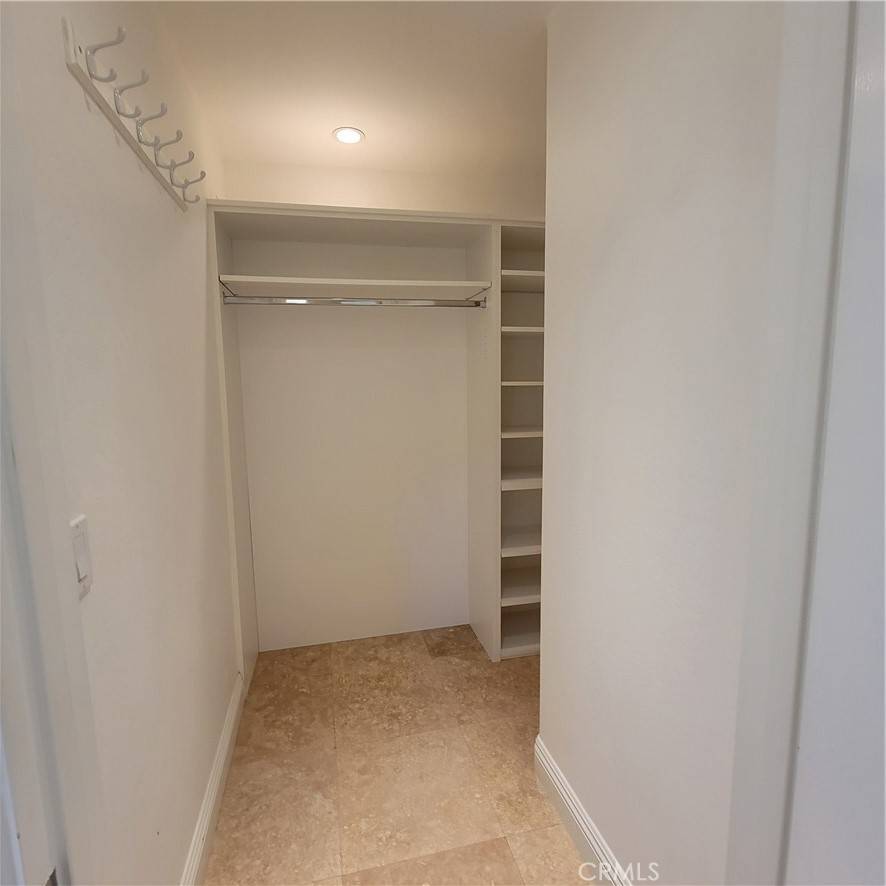 Irvine, CA 92602,8 MINERAL KING
