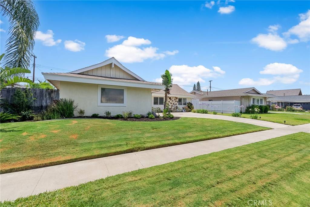 Tustin, CA 92780,13332 Diamond Head DR