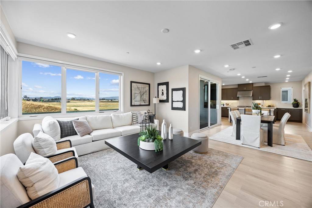 Tustin, CA 92782,225 Waypoint